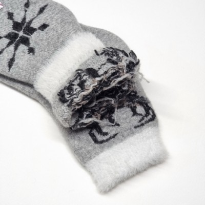 Женские шерстяные теплые носки - зимний принт