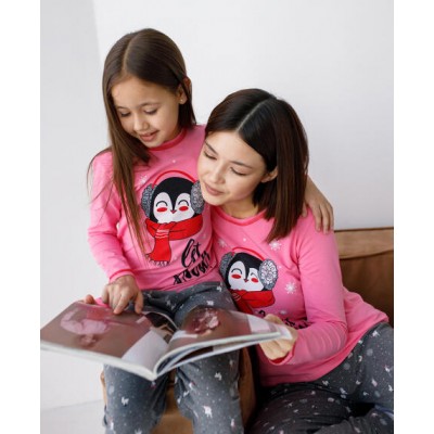 Новорічна жіноча піжама Family look зі штанами у клітку - пінгвін Let it snow